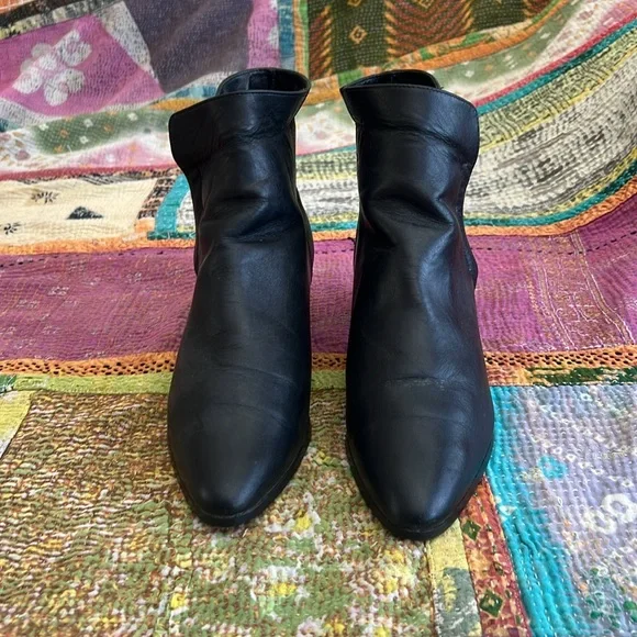 Vintage black pointy leather boots with stacked heel size 8.5 - Picture 2 of 6